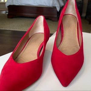 Vionic Kit Josie Kitten Heel Pump